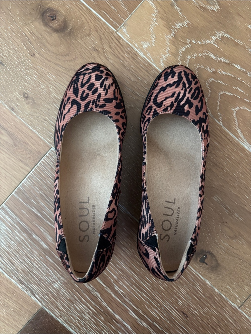 SOUL Naturalizer Women's Coral and Black Leopard Print Ballet Flats